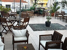 Victor-Eleni Hotel