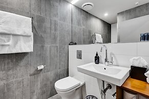 King and Queen Hotel Suites