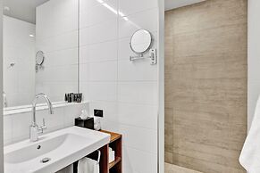 King and Queen Hotel Suites