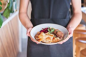 King and Queen Hotel Suites