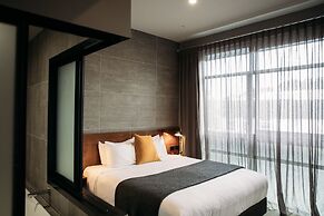 King and Queen Hotel Suites