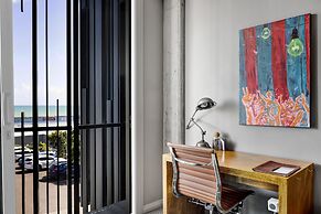 King and Queen Hotel Suites