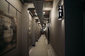 King and Queen Hotel Suites