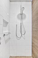 King and Queen Hotel Suites