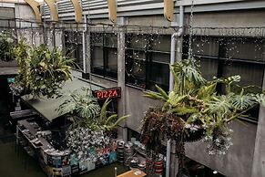 King and Queen Hotel Suites