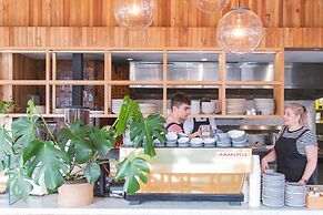 King and Queen Hotel Suites