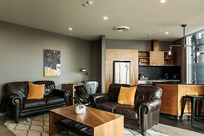 King and Queen Hotel Suites