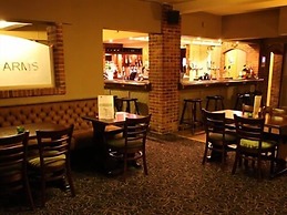 The Downe Arms