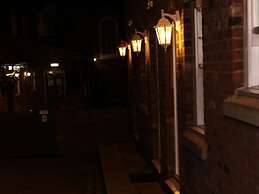 The Downe Arms