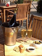 Sturdy's Castle Country Inn