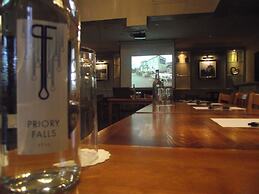 Sturdy's Castle Country Inn