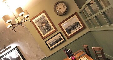 Sturdy's Castle Country Inn