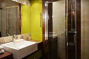 Angel Plaza Apartments