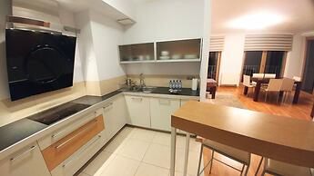 Angel Plaza Apartments