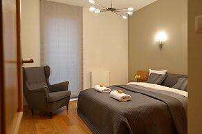 Angel Plaza Apartments