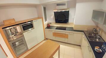 Angel Plaza Apartments