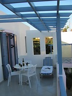 Cybele Suites & Apartments