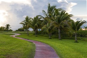 Las Gaviotas Hotel & Suites