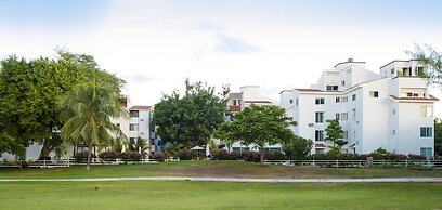 Las Gaviotas Hotel & Suites