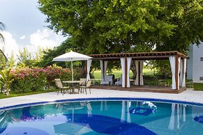 Las Gaviotas Hotel & Suites