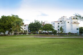 Las Gaviotas Hotel & Suites