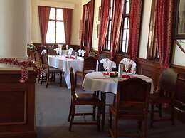 The Bulawayo Club