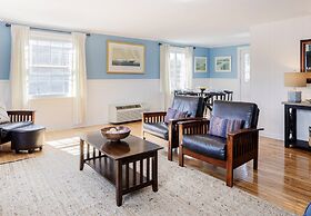 The Boathouse Waterfront Hotel & Marina