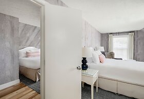 The Boathouse Waterfront Hotel & Marina