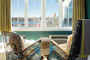 The Boathouse Waterfront Hotel & Marina