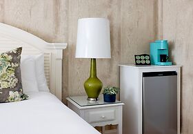 The Boathouse Waterfront Hotel & Marina