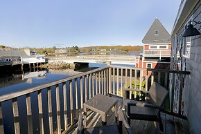 The Boathouse Waterfront Hotel & Marina