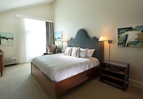 The Boathouse Waterfront Hotel & Marina