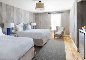 The Boathouse Waterfront Hotel & Marina