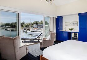 The Boathouse Waterfront Hotel & Marina