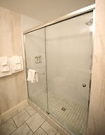 The Boathouse Waterfront Hotel & Marina