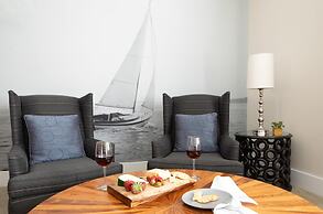 The Boathouse Waterfront Hotel & Marina