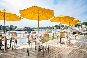 The Boathouse Waterfront Hotel & Marina