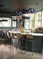 The Boathouse Waterfront Hotel & Marina