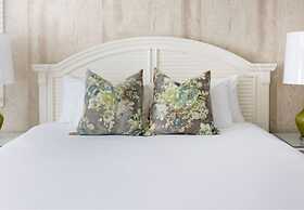 The Boathouse Waterfront Hotel & Marina