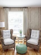 The Boathouse Waterfront Hotel & Marina