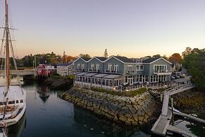 The Boathouse Waterfront Hotel & Marina