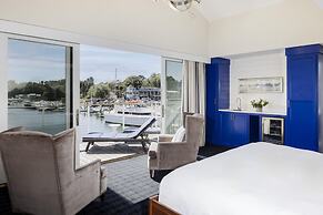The Boathouse Waterfront Hotel & Marina