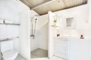 Esprit Libre Restaurant and Guest House