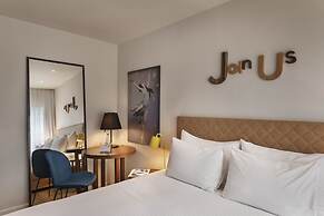 Jacob Shenkin Hotel