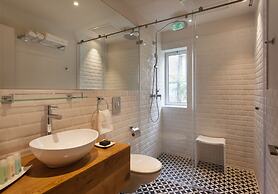Jacob Shenkin Hotel
