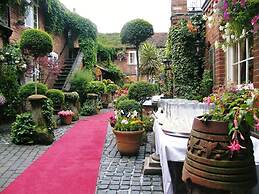 The Greyhound Coaching Inn