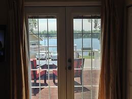 Bayside Inn & Waterfront Suites