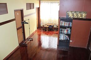 Lolo Oyong Pension House