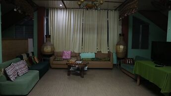 Lolo Oyong Pension House