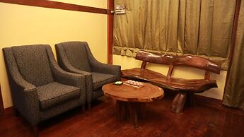 Lolo Oyong Pension House